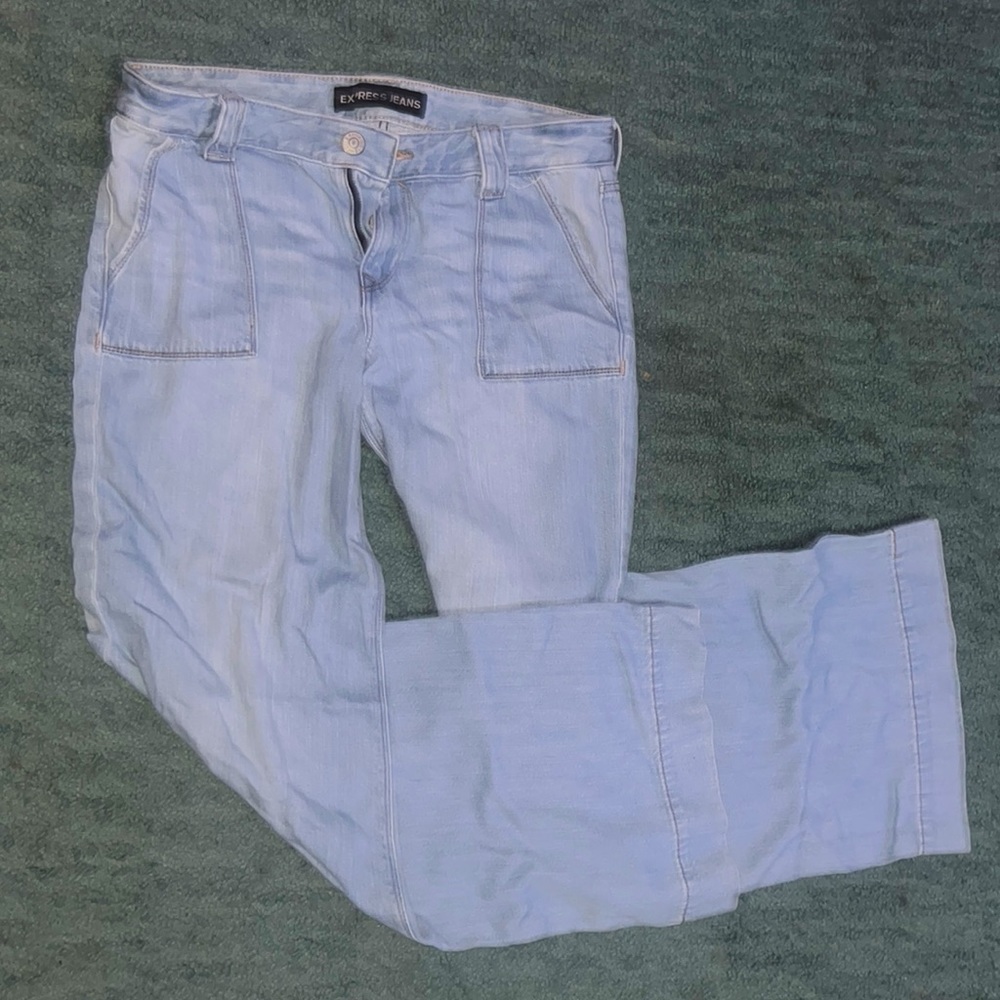 Extreme Wide Leg Lowrise Lightwash Jeans